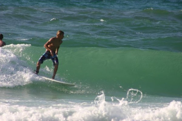 Saturday Mid-morning Beach and Surf Report 04/07/12